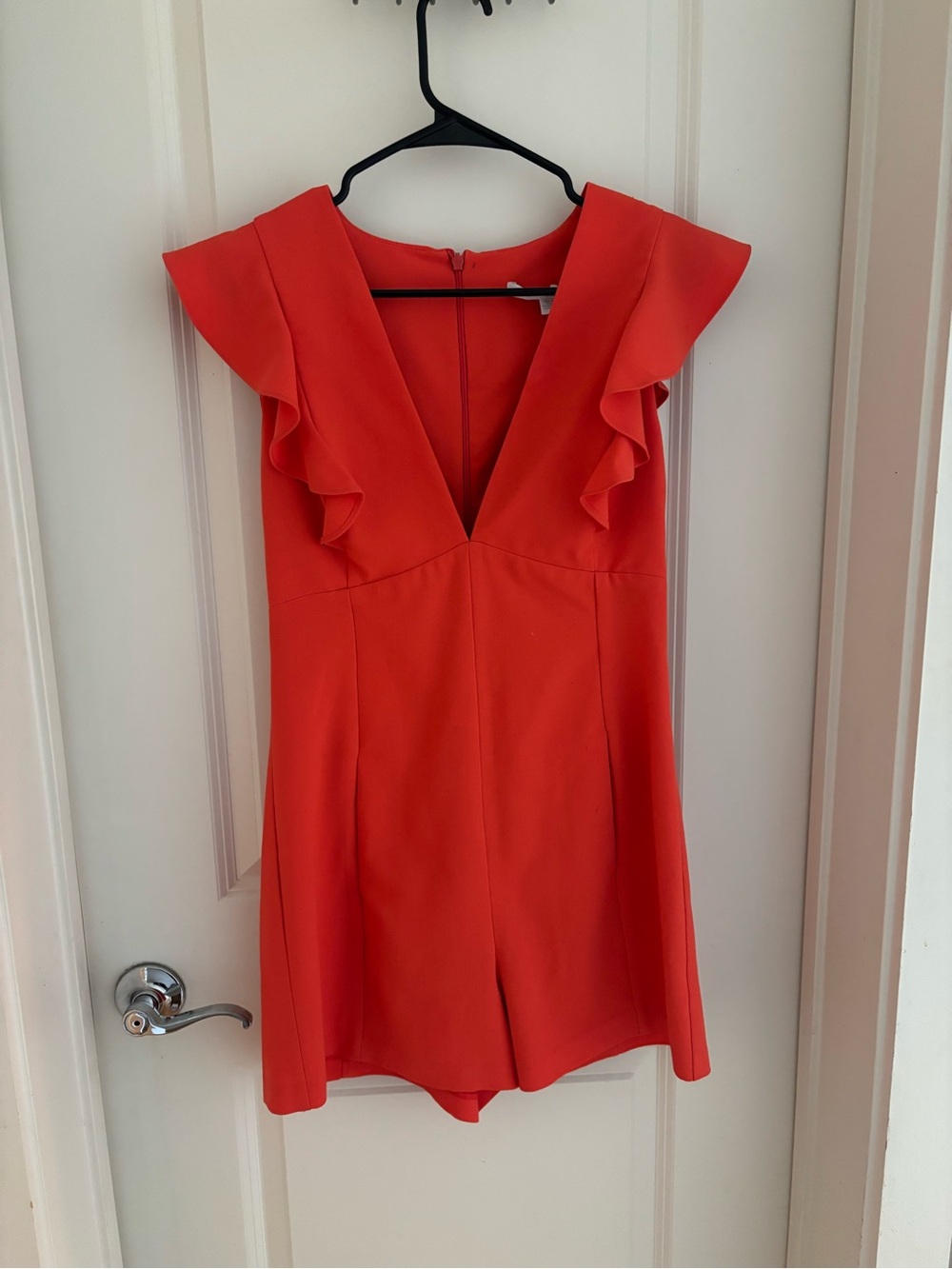 Black Halo Coral V-Neck Ruffle Sleeve Romper size 6